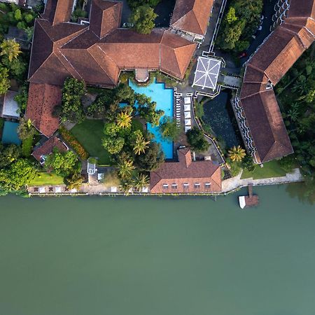 Mahaweli Reach Hotel Kandy Exterior photo
