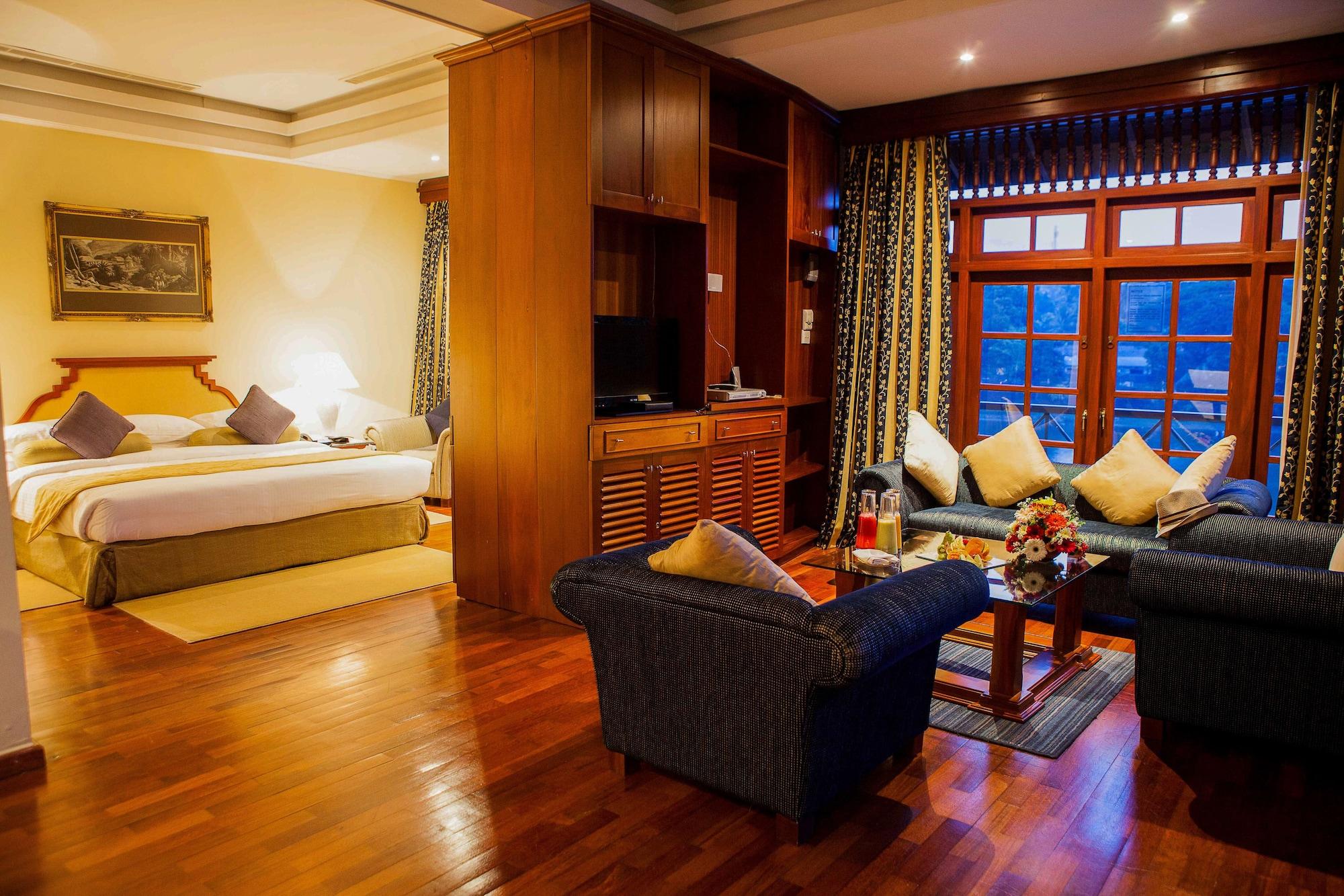 Mahaweli Reach Hotel Kandy Exterior photo