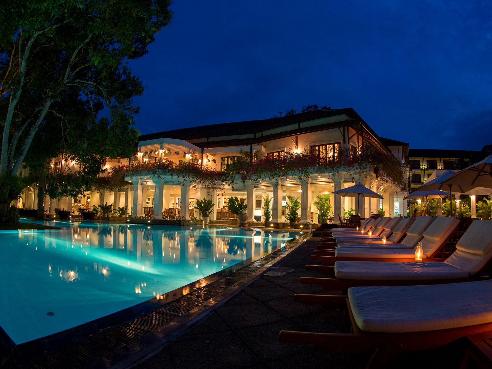 Mahaweli Reach Hotel Kandy Exterior photo