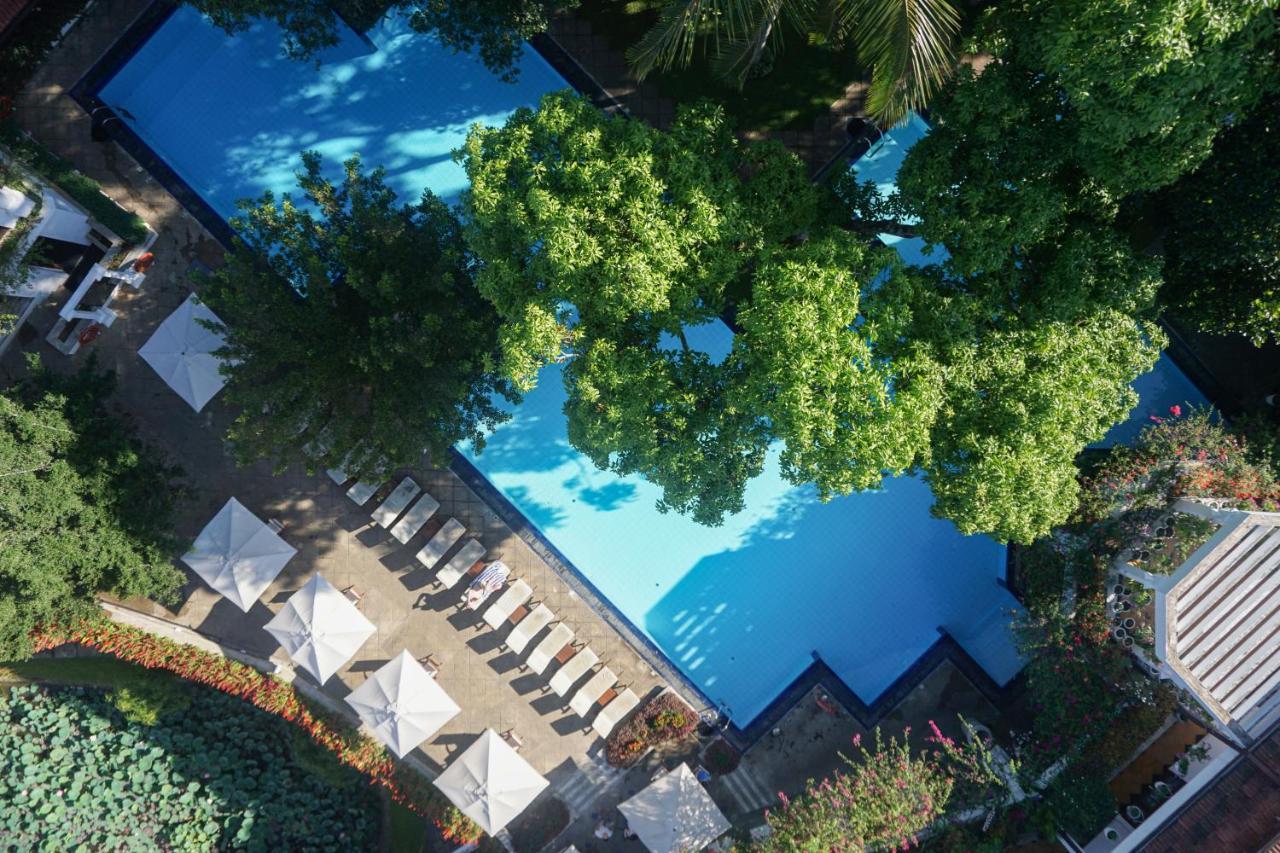 Mahaweli Reach Hotel Kandy Exterior photo