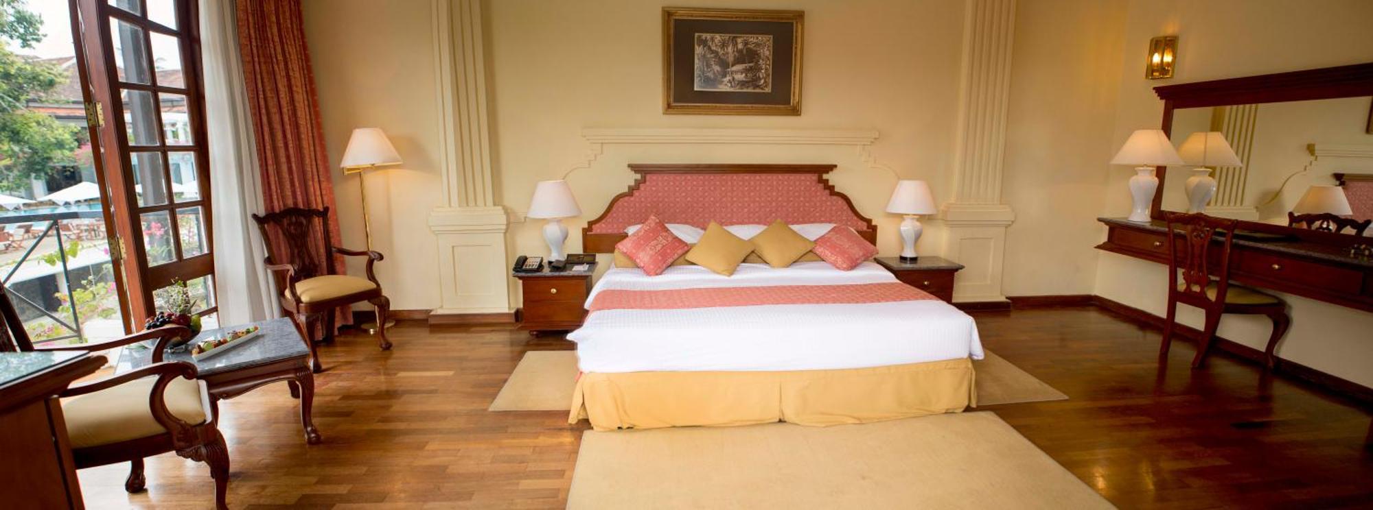 Mahaweli Reach Hotel Kandy Exterior photo