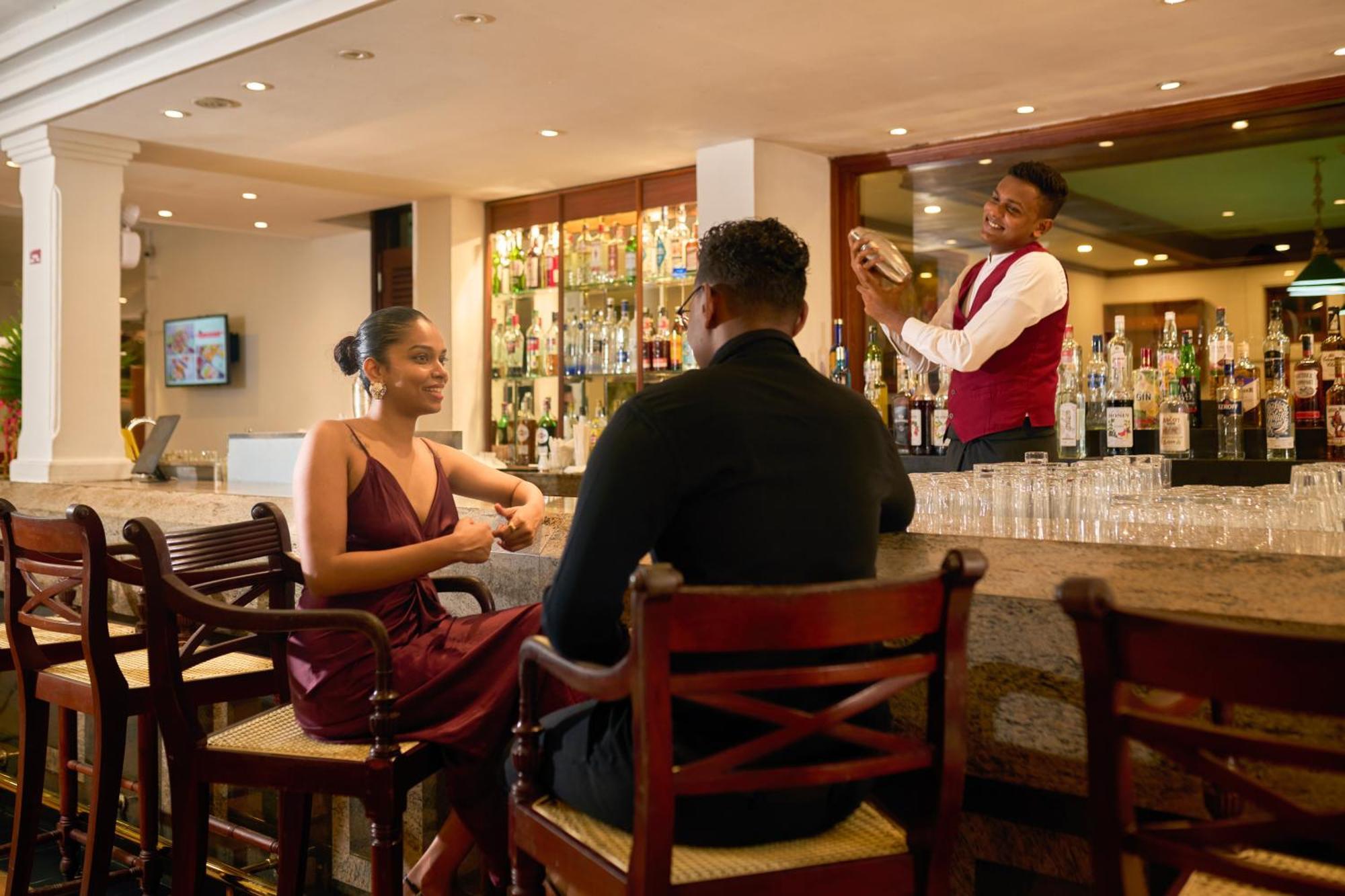 Mahaweli Reach Hotel Kandy Exterior photo